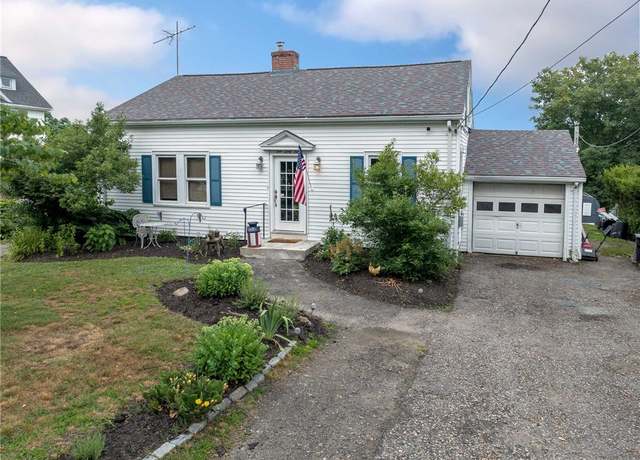 Property at 167 Water St, Portsmouth, RI 02871, 3 beds, 1 bath