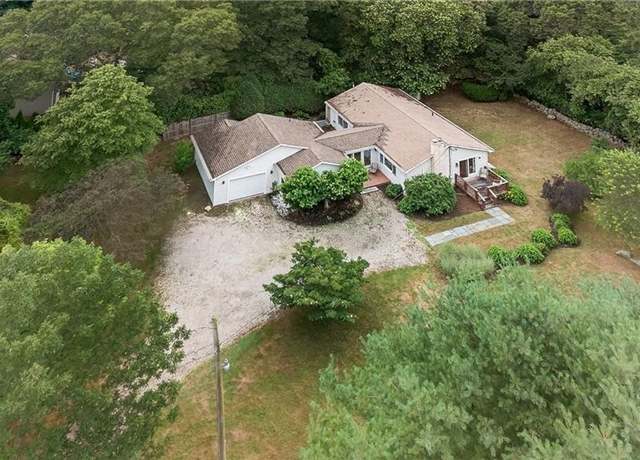 Property at 435 Allen Ave, Wakefield, RI 02879, 3 beds, 2 baths
