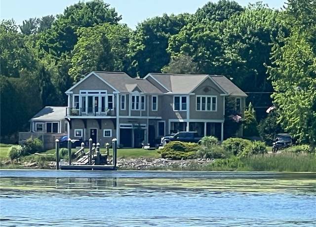 Property at 137 Congdon Ave, North Kingstown, RI 02852, 3 beds, 2.5 baths