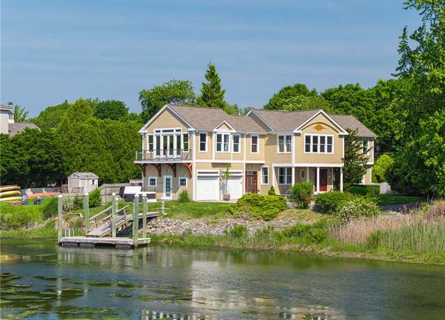 Property at 137 Congdon Ave, North Kingstown, RI 02852, 3 beds, 2.5 baths