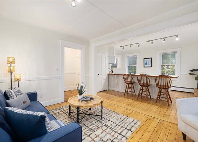 Property at 43 Cherry Ln Unit B, South Kingstown, RI 02879, 2 beds, 1.5 baths