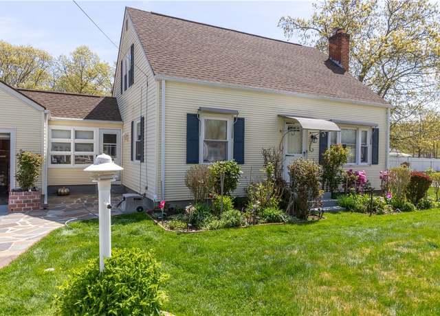 Property at 132 Bakers Creek Rd, Warwick, RI 02886, 4 beds, 1 bath
