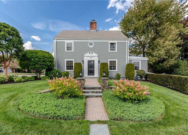 Property at 39 Jackson Rd, Cranston, RI 02920, 3 beds, 2.5 baths
