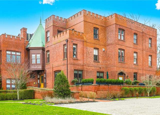Property at 78 Rhode Island Ave #5, Newport, RI 02840, 2 beds, 2 baths