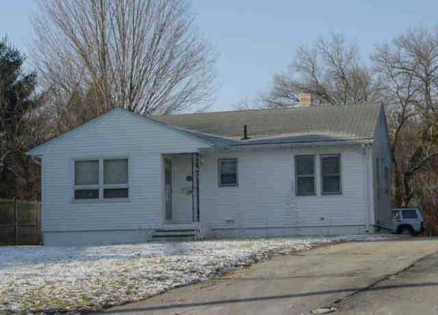 Property at 136 George Waterman Rd, Johnston, RI 02919, 2 beds, 1 bath
