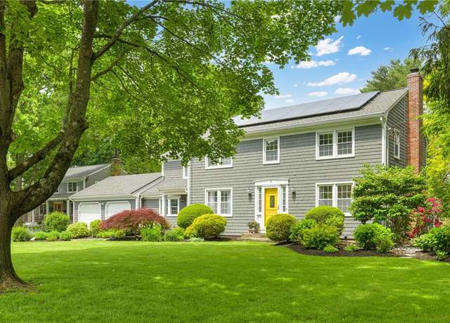 Property at 3 Ida Ct, Barrington, RI 02806, 4 beds, 2.5 baths