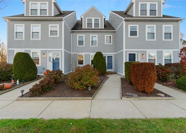 Property at 704 Fairway Dr #704, Middletown, RI 02842, 3 beds, 2.5 baths