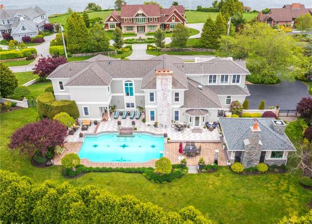Property at 126 Cliff Dr, Narragansett, RI 02882, 4 beds, 3.5 baths
