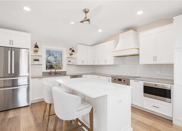 Property at 9 Stedman Rd, South Kingstown, RI 02879, 2 beds, 2.5 baths