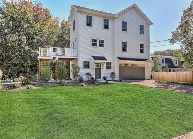 Property at 137 Rosebriar Ave, South Kingstown, RI 02879, 2 beds, 2.5 baths