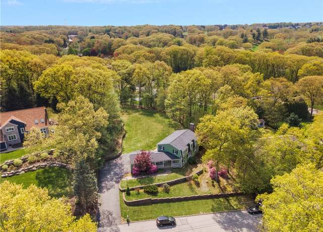 Property at 5 Oak Hill Dr, Lincoln, RI 02865, 4 beds, 3.5 baths