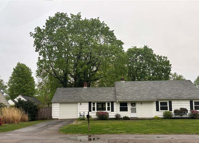 Property at 7 Sherbrook Rd, Barrington, RI 02806, 3 beds, 1 bath