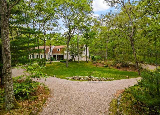 Property at 183 E Gravelly Hill Rd, South Kingstown, RI 02879, 4 beds, 3 baths
