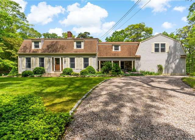 Property at 183 E Gravelly Hill Rd, South Kingstown, RI 02879, 4 beds, 3 baths