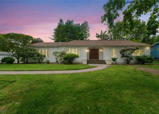 Property at 461 Narragansett Pkwy, Warwick, RI 02888, 2 beds, 2 baths