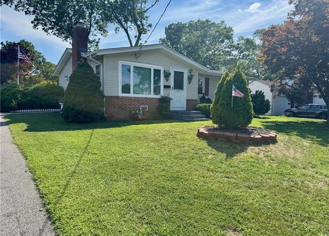 Property at 52 Kalmer Rd, Warwick, RI 02886, 3 beds, 2 baths