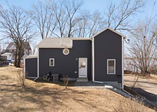 Property at 102 Lincoln Ave, East Providence, RI 02915, 3 beds, 1 bath
