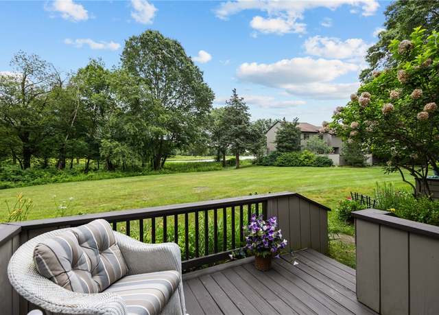 Property at 180 Fishing Cove Rd, North Kingstown, RI 02852, 2 beds, 1.5 baths