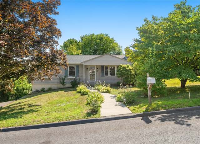 Property at 66 Tanglewood Dr, West Warwick, RI 02893, 2 beds, 2 baths