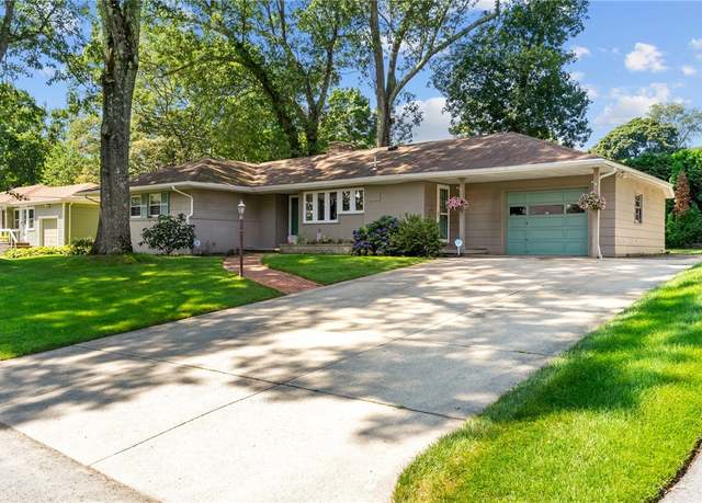 Property at 220 Deerfield Rd, Cranston, RI 02920, 3 beds, 3 baths