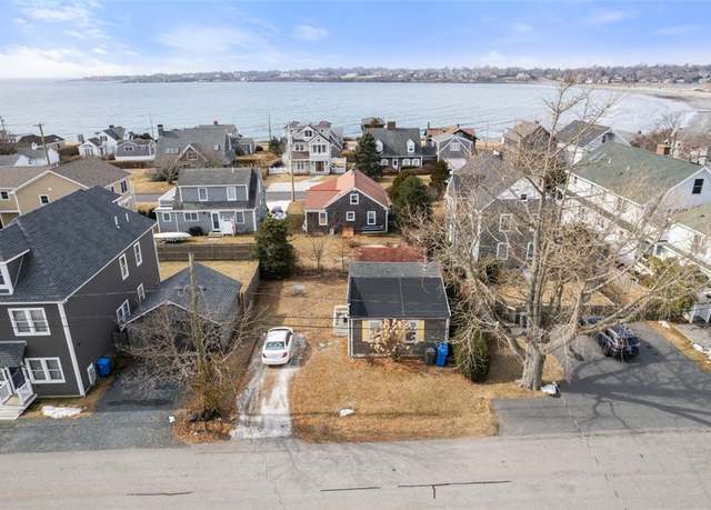 Property at 43 Crest St, Middletown, RI 02842, 2 beds, 1 bath