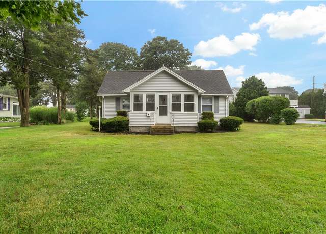 Property at 86 Winnapaug Rd, Westerly, RI 02891, 2 beds, 1 bath