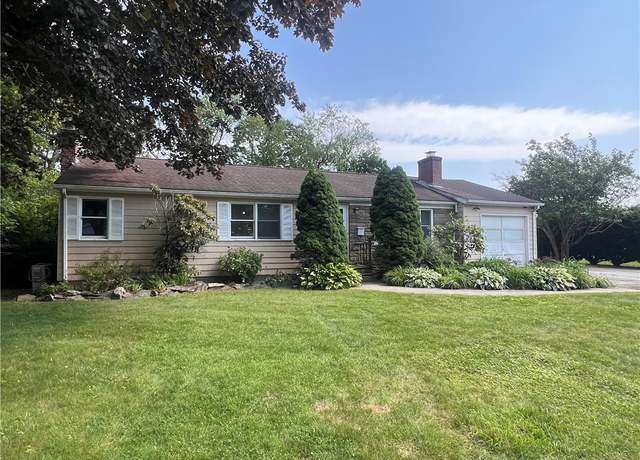 Property at 90 Landis Dr, Warwick, RI 02818, 2 beds, 1 bath