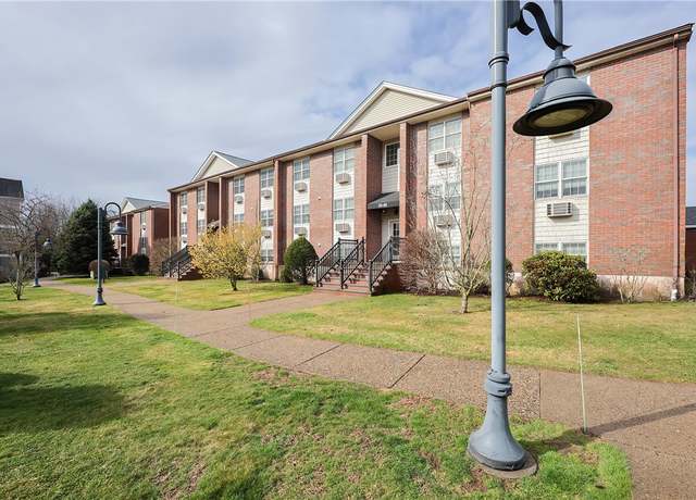 Property at 671 Metacom Ave #38, Bristol, RI 02809, 2 beds, 2 baths