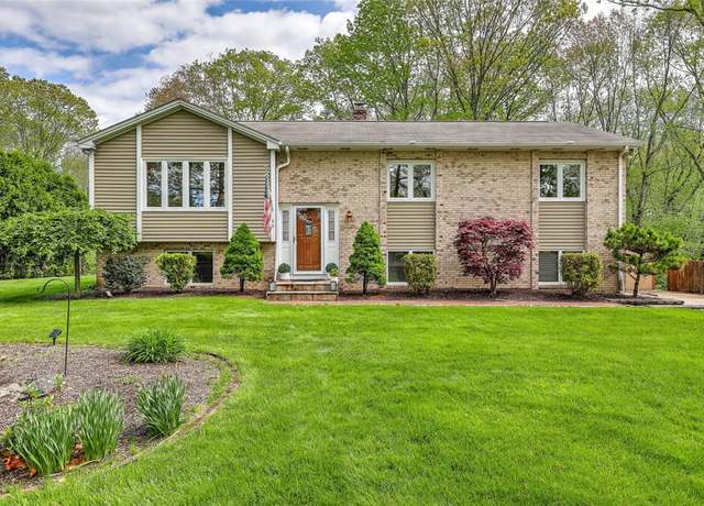 Property at 89 Swan Rd, Smithfield, RI 02917, 3 beds, 2.5 baths