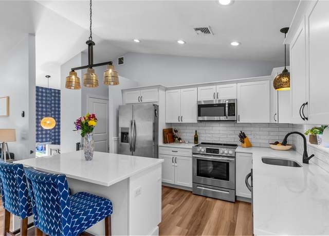 Property at 101 Waldron Ave, Cranston, RI 02910, 3 beds, 2.5 baths
