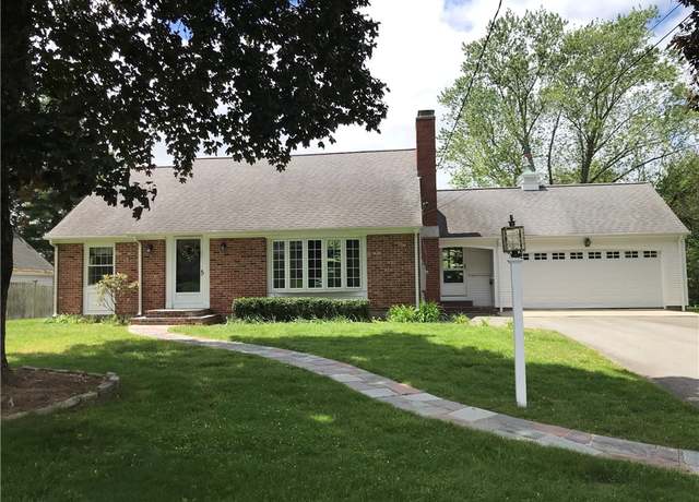 Property at 33 Red Gate Rd, Cumberland, RI 02864, 4 beds, 2 baths