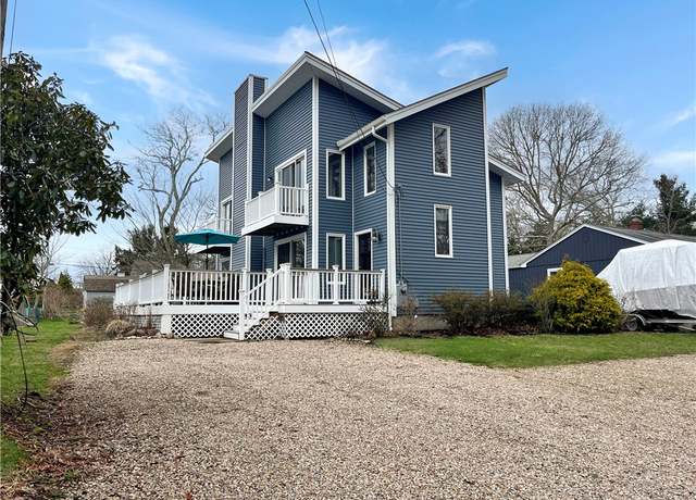 Property at 34 Beach Plum Rd, Narragansett, RI 02882, 4 beds, 2.5 baths