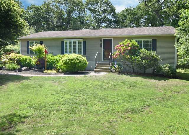Property at 365 Leisure Dr, South Kingstown, RI 02879, 3 beds, 2 baths