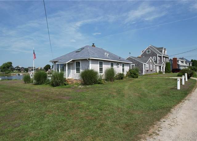 Property at 24 Peninsula Rd, South Kingstown, RI 02879, 3 beds, 1 bath