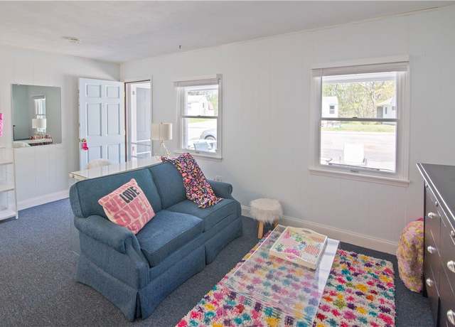Property at 88 Old Post Rd #10, Westerly, RI 02891, 1 bed, 1 bath