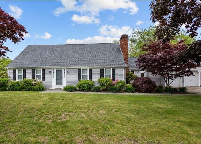 Property at 1372 Gardners Neck Rd, Swansea, MA 02777, 4 beds, 2 baths