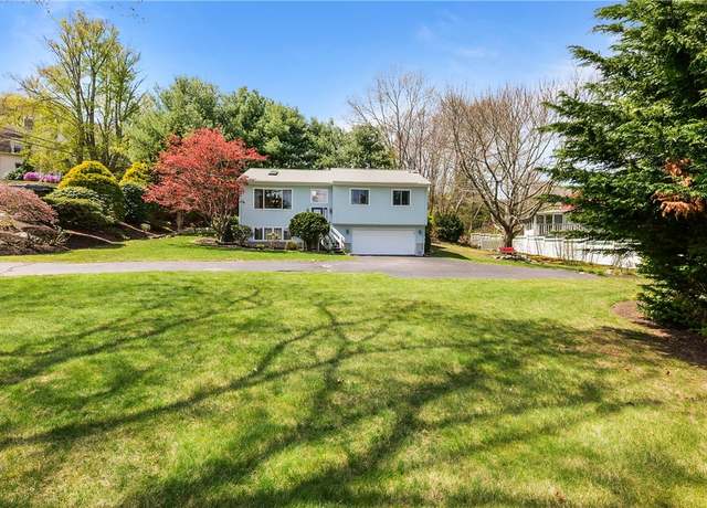 Property at 11 Highland Ave, Warwick, RI 02886, 3 beds, 2.5 baths