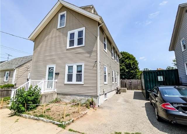 Property at 123 Francis Ave, Pawtucket, RI 02860, 5 beds, 3 baths