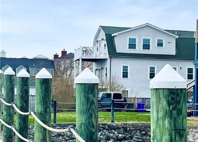 Property at 227 Thames St #5, Bristol, RI 02809, 1 bed, 1.5 baths