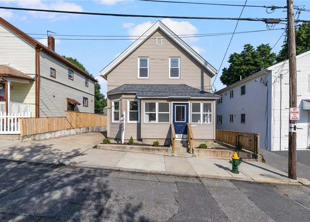 Property at 122 Metcalf St, Providence, RI 02904, 3 beds, 1.5 baths