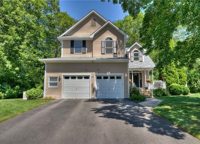 Property at 84 Bakewell Ct, Cranston, RI 02921, 3 beds, 3.5 baths