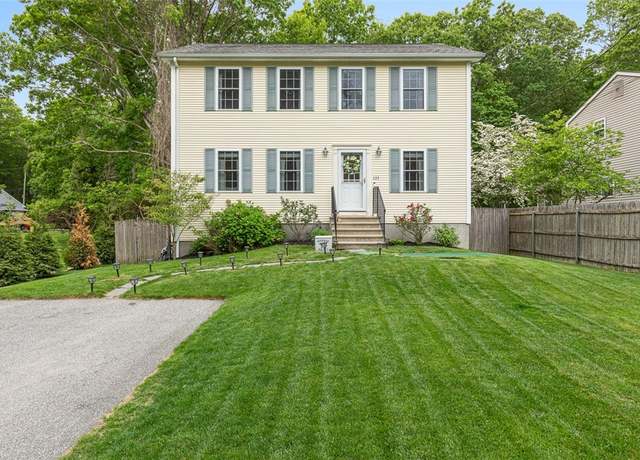 Property at 121 Greenbush Rd, Warwick, RI 02818, 3 beds, 1.5 baths