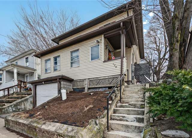 Property at 176 Warwick Ave, Cranston, RI 02905, 3 beds, 1.5 baths