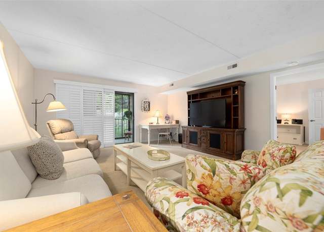 Property at 650 Greenwich Ave Unit 7-109, West Warwick, RI 02893, 2 beds, 2 baths