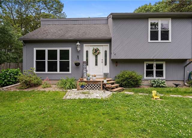 Property at 14 Deer Run Dr, Coventry, RI 02816, 2 beds, 2 baths