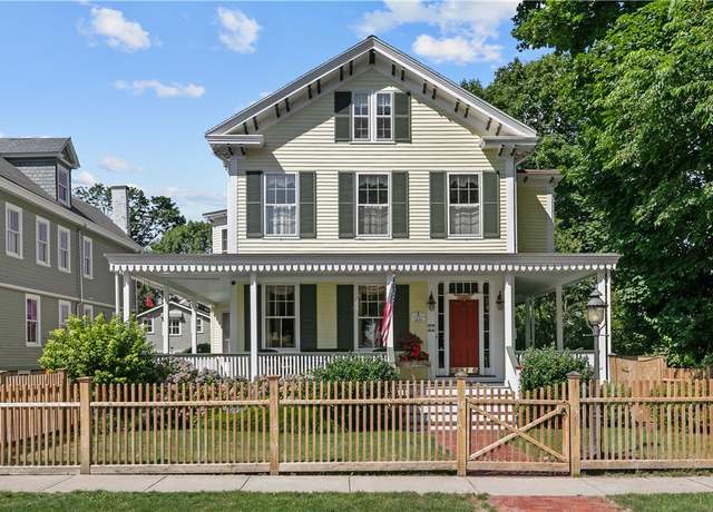 Property at 22 Greenough Pl, Newport, RI 02840, 4 beds, 4.5 baths