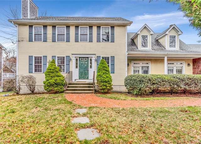 Property at 190 Narragansett Pkwy, Warwick, RI 02888, 4 beds, 3 baths
