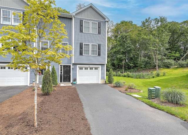 Property at 46 Stone Bridge Dr, South Kingstown, RI 02879, 2 beds, 2.5 baths