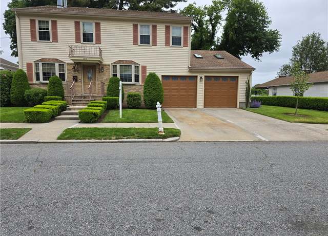Property at 129 Longwood Ave, Providence, RI 02908, 3 beds, 2.5 baths