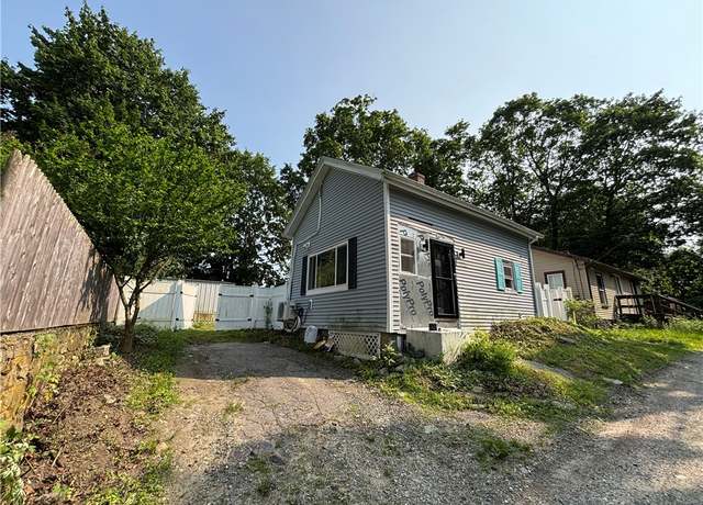 Property at 16 Mayor Ln, Warwick, RI 02889, 2 beds, 1 bath